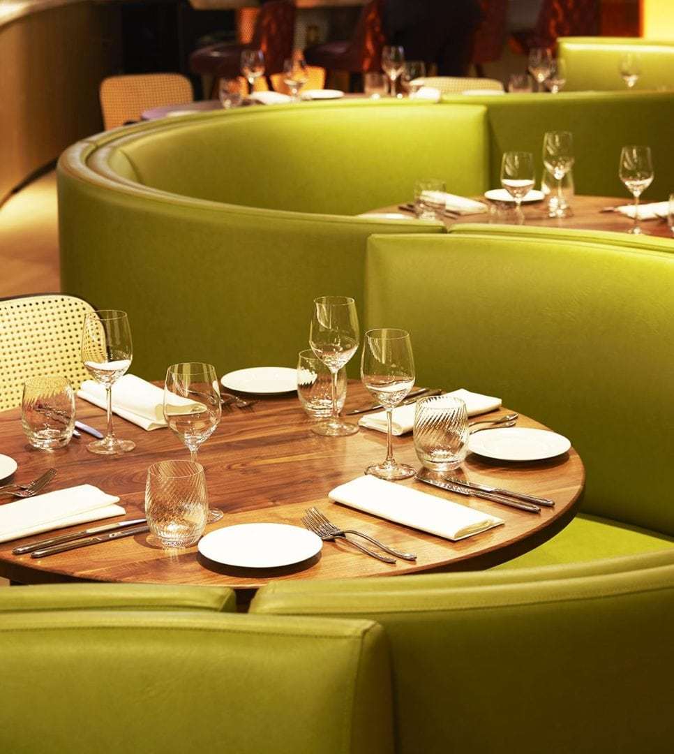 Dining with #Duravit! At the endlessly chic <a href="/bluebirdldn_nyc/">Bluebird London NYC</a>, architecture and interior design firm <a href="/CetraRuddy/">CetraRuddy</a> selected Duravit toilets for the glam bathrooms.