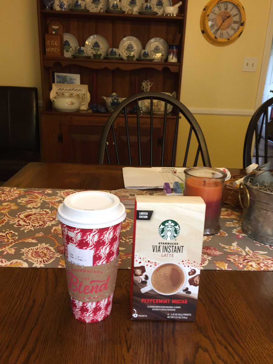 SusanStalker5's tweet photo. New cups for the holidays! https://t.co/7uBbAtKa9c