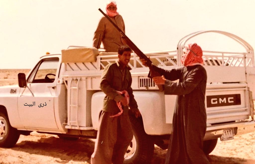 فهد الخشاب وفيصل جمعان الديحاني وعصام العصيمي فى صحراء الكويت ايام الثمانينيات