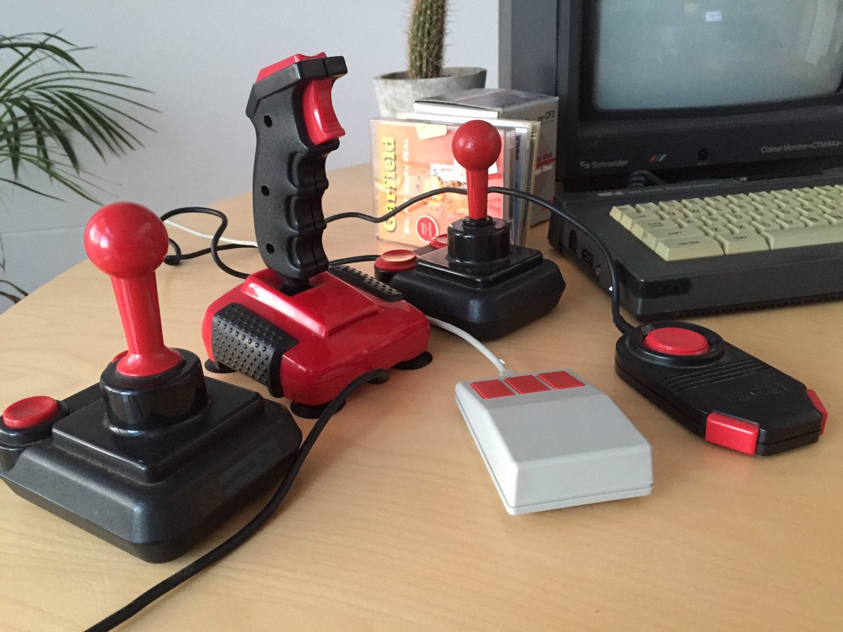 WandererASMR's tweet image. Going through some of my boxes in storage I found some fantastic clicky sounds.