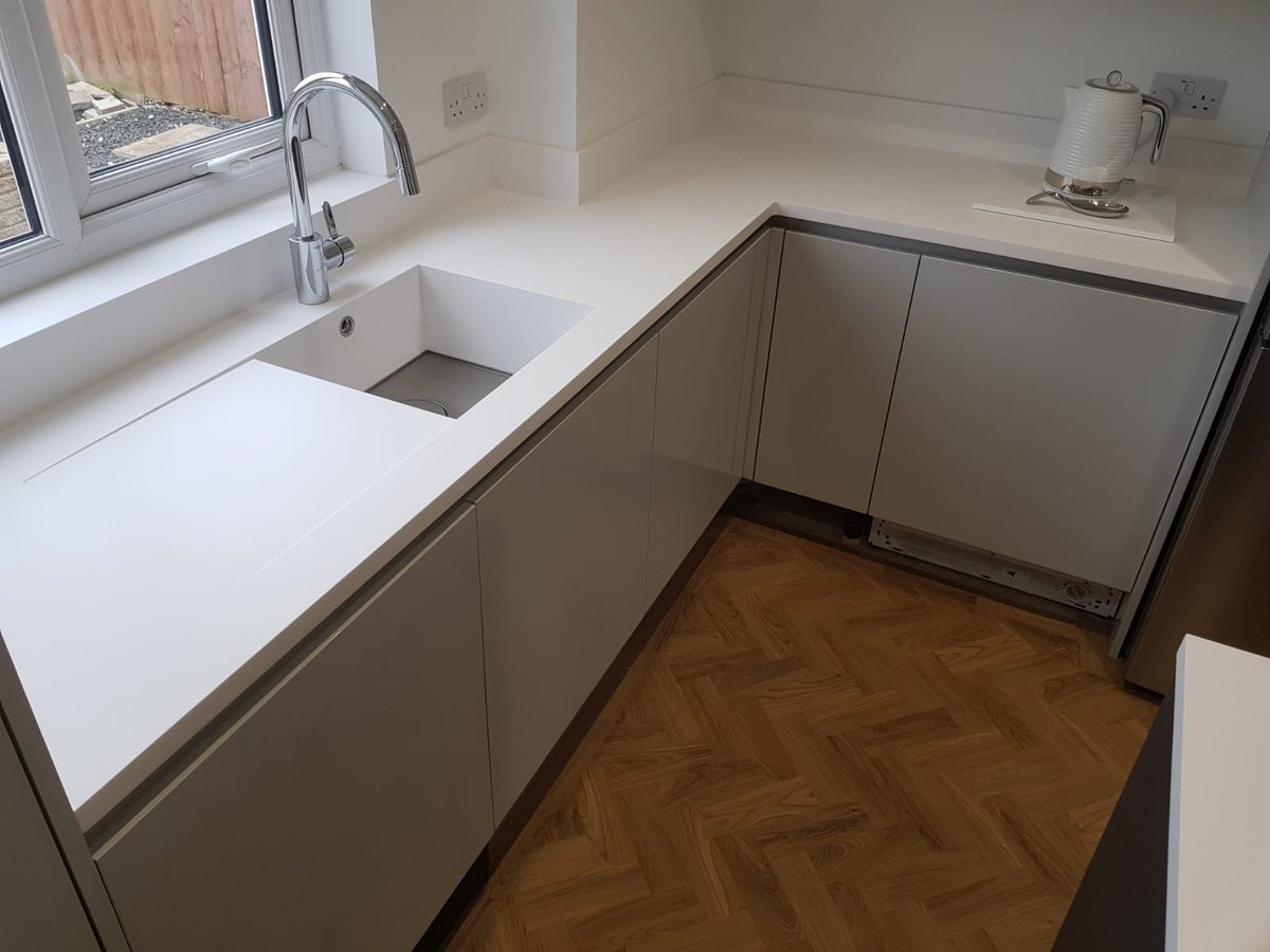 HawdonSurfaces's tweet image. Stunning Glacier White Corian 😍
Seamless Sink ✅
Sloping, recessed drainer ✅
Wireless phone charging port, built into the work surface ✅
Pop up socket ✅
Seamless from upstand into window sill✅

.....Best worktops in the street ✅😉

⭐️Info@HawdonWorkSurfaces.com

@cdukltd