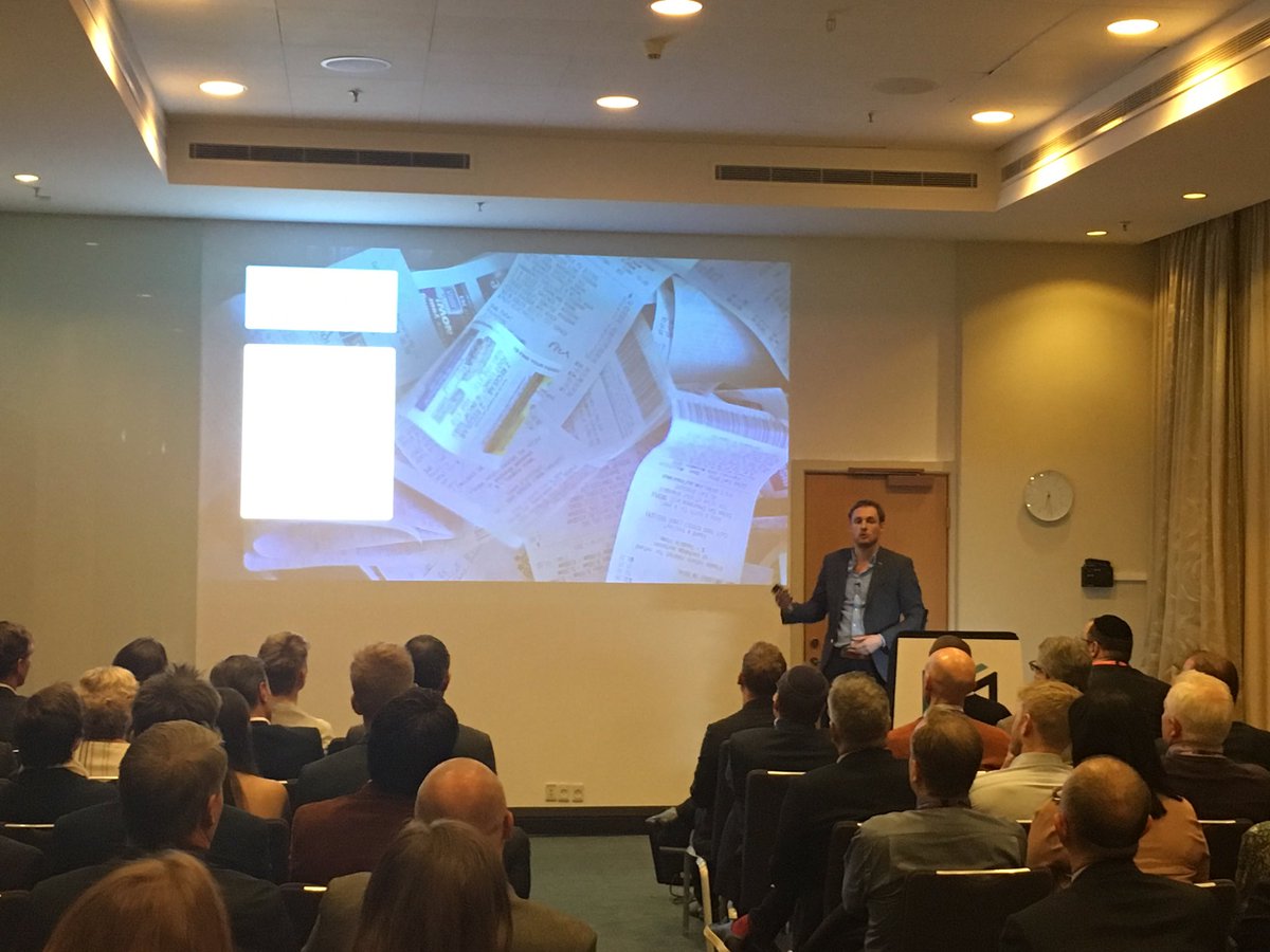 Hearing from Yeelen Knegtering from Digibon - how can we use technology to reduce the amount paper receipts we use? 
#nordicbanking18