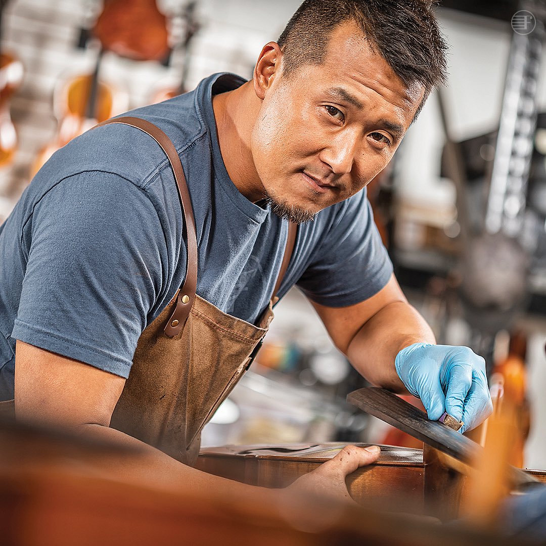 👋 Meet the Fiddlershop team!

🛠 Sean is one of our talented Luthiers! Whether it’s setting up new violins and cellos in the workshop, or packing orders for shipments, he’s always making sure everything is perfectly done!