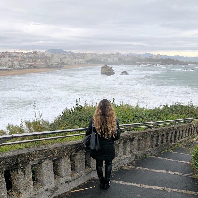 Awe-inspiring views of the lovely Basque city of Biarritz on the French coast ✨ I’ll be exploring the Basque Country for the next few days with one of my trusted travel partners <a href="/valesacultural/">Valesa Cultural</a>, follow along to see the beauty and culture that this ar… ift.tt/2DpIpOi