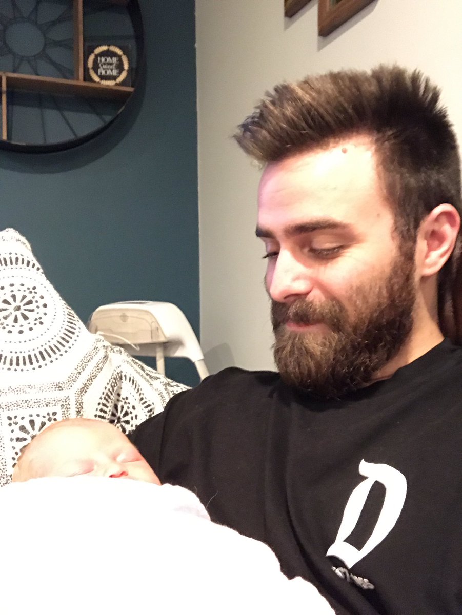Shadypenguinn's tweet image. Still doesn’t feel real.

I’m the luckiest dad ever.