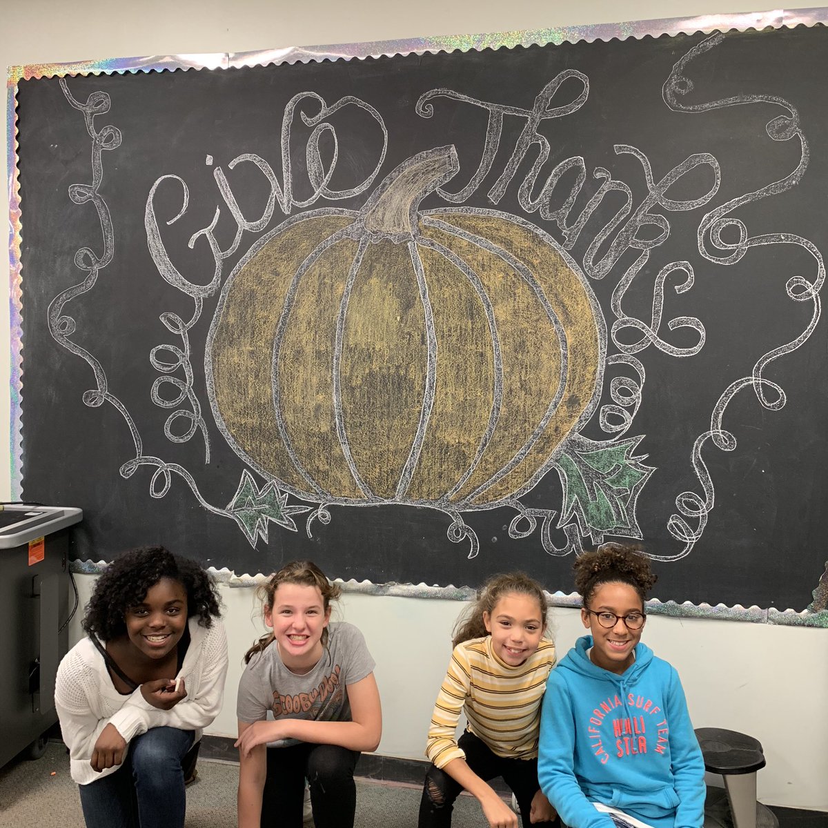 Laura Donoway tweet media