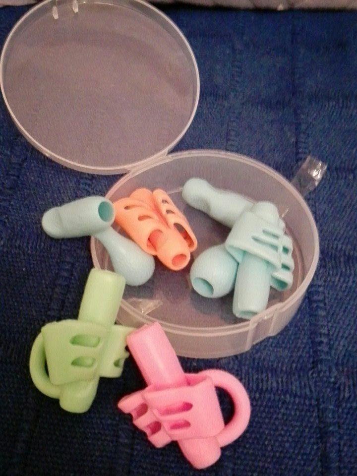storm_kanija's tweet photo. Precioso regalo para conseguir la pinza trìpode, ya que algunos peques tienden a usar la palmar https://t.co/3T74a3GakS