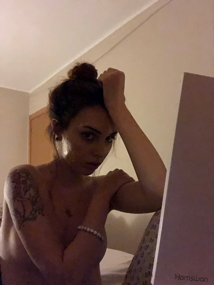 Bernal aka Queen 🫀 on X: Es la hora de la mascarilla  t.colnTho8eAUH  X