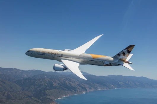 365_abudhabi's tweet photo. 아부 다비의 에티 하드 (Etihad)가 프리��엄 경제석을 시작합니다. 2018 년 12 월까지, 에티 하드는 새로운 10 개의 에어 버스 A380을 새로운 '경제 공간'석으로 개장 할 것입니다
https://t.co/5Z03nYZhp6 https://t.co/Nf8mIfULZq