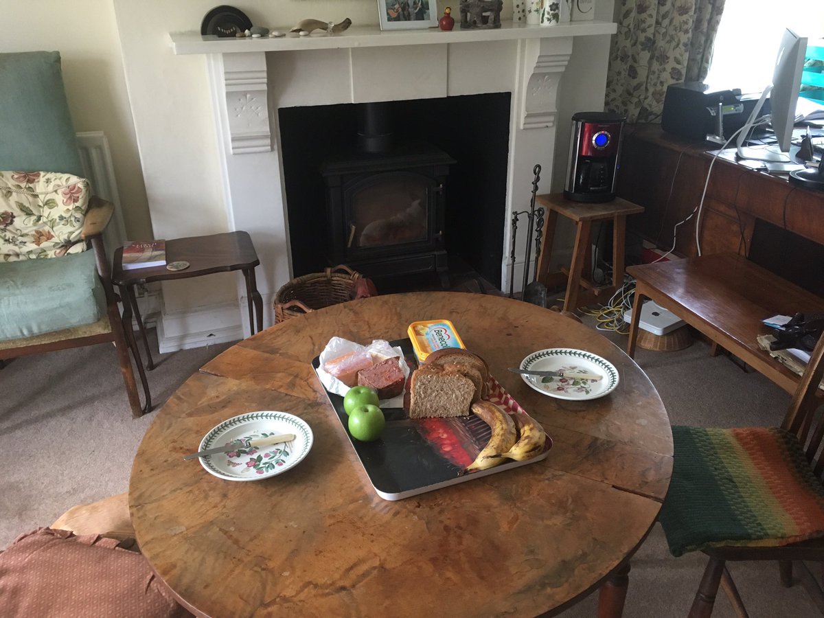 IMBridgnorth's tweet image. Supercool to be invited to speak with our fabulous deanery chapter followed by a bit to eat in the Rectory. This after spending an hour or so welcoming 50ish Wolverhampton students to tour St Mary’s 😍