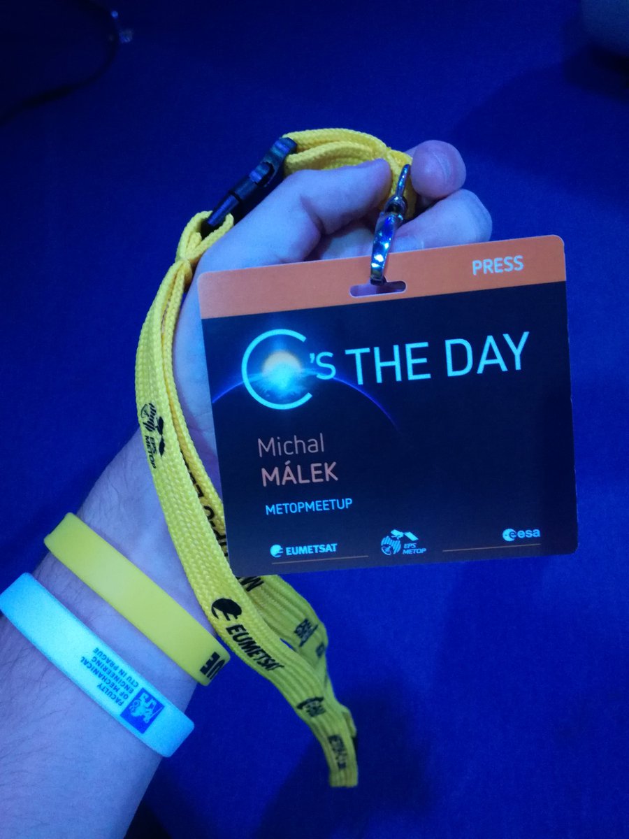 About 70 minutes until the launch of #MetOpC satellite. 
Following straight from EUMETSAT's HQ. 
#METOPMEETUP