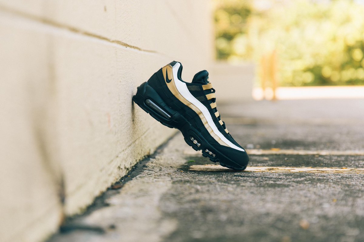 air max 95 og black and gold
