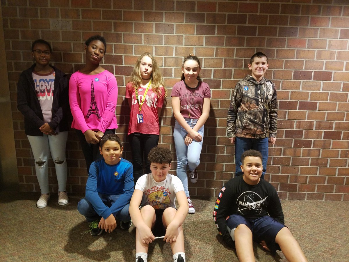 MrsMiller812's tweet photo. #Frmstroopers #stuco #FRMSVoted475 #pollbooths https://t.co/fVNZj6BRCG