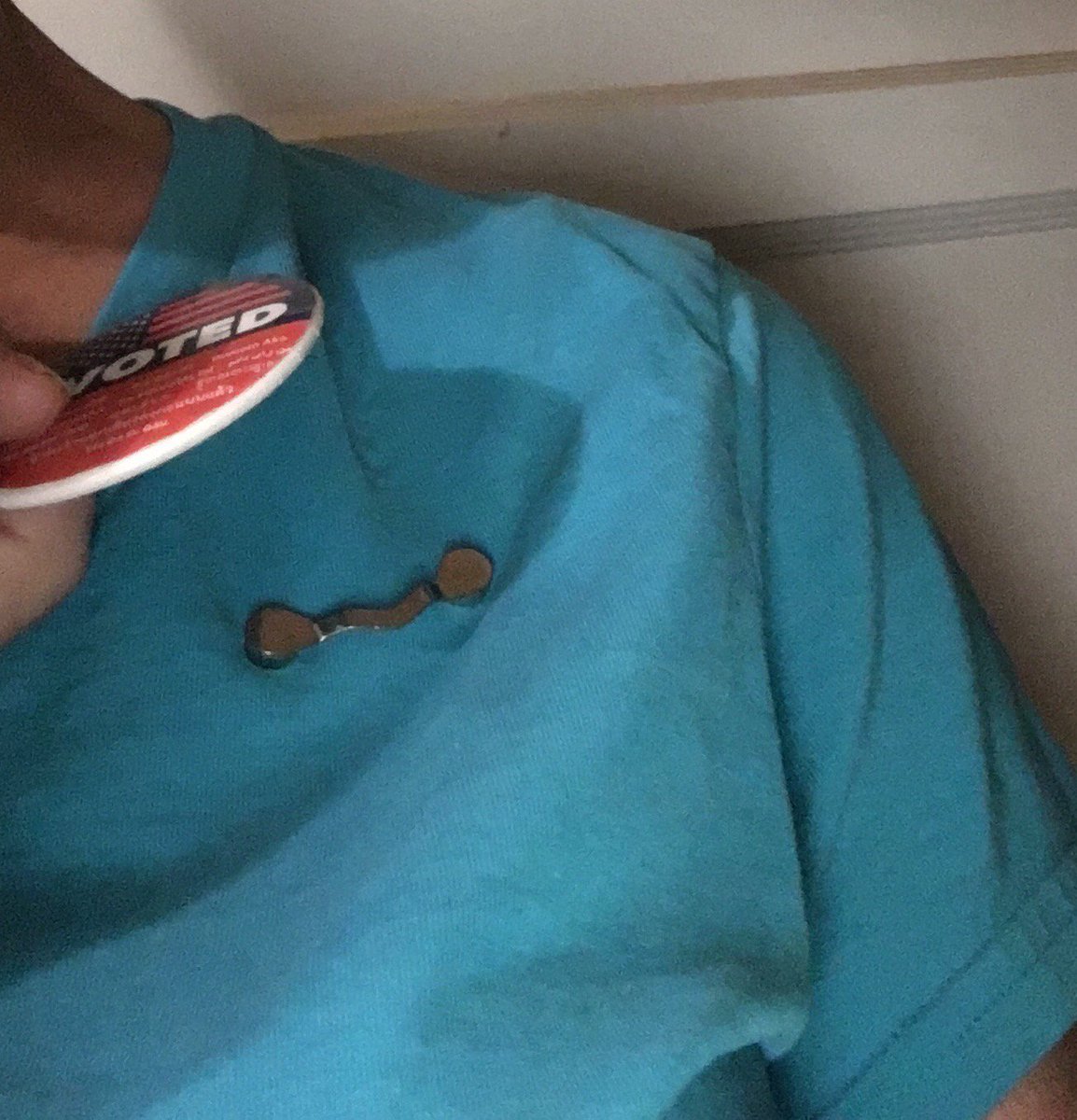 arockinrobin's tweet image. Always grateful to vote and @ReadeREST helped me encourage others by holding my button! Vote #midtermelections #Beavoter #Electionday