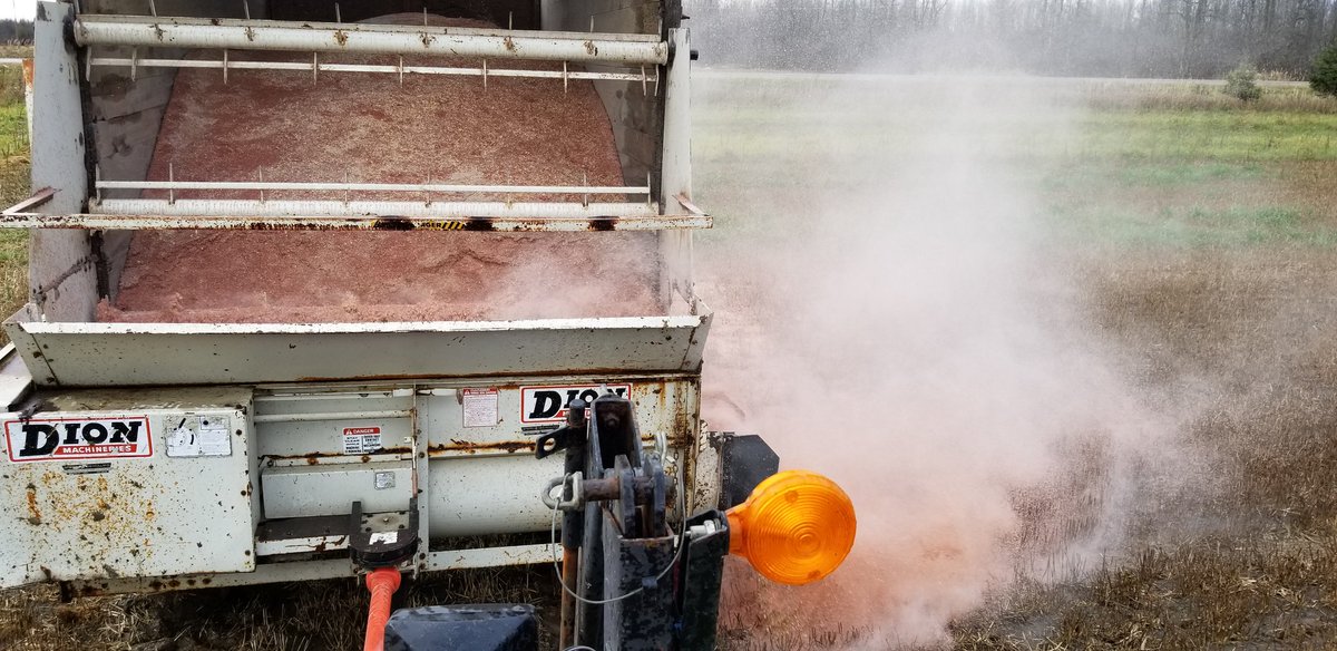 farmerschneck's tweet photo. It is rather wet out here. #ontag #harvest18 #reddog #beeswings #questionmark https://t.co/p4rPnbMlGx