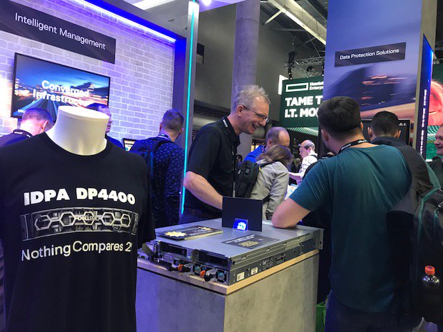 GosiaSocial's tweet photo. Simply Powerful IDPA DP4400 - Nothing Compares 2U! Visit #DellEMC booth @ #VMworld to learn more https://t.co/pBnIUnM74t