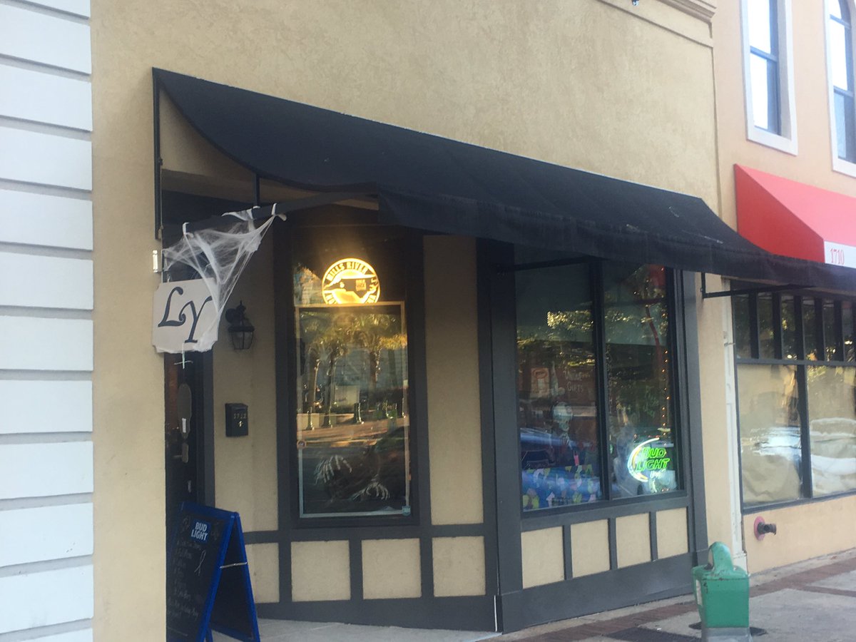 LocalYocalSC's tweet image. Come see us for a gourmet coffee, juice, smoothies, various teas, grab &amp;amp; go sandwiches, grocery items, fresh produce, a full menu &amp;amp; more! Heck, we even cater!! #LocalYocalOnMainStreet #WeLoveMainStreet @mainstcolasc @CCPColumbia @CityofColumbia