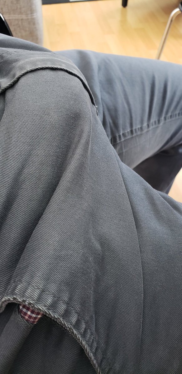 Baj012's tweet photo. #bulge #bulto https://t.co/VvFGjZQ9ic
