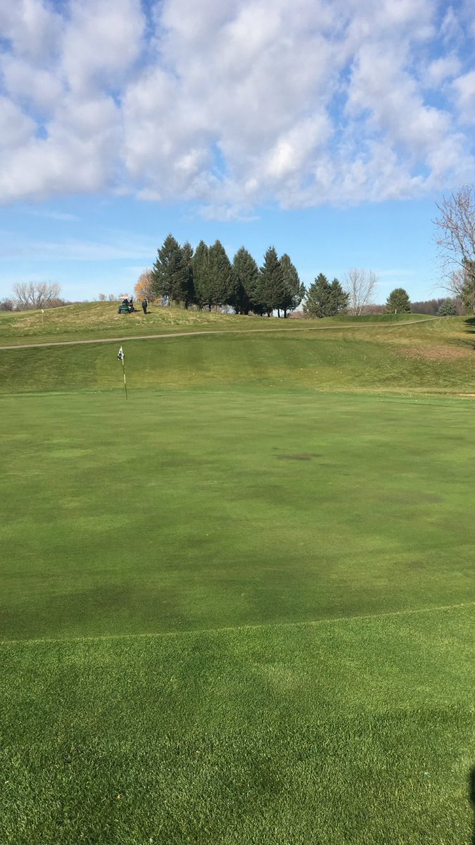 SchwingJuice's tweet image. Make sure to smile next year on Hole #4 @SoHillsGolf Our latest Camera Course in Minnesota! Get your friends together and come down! #greatstaff #funtrack #betheone #mngolf #tourneytime