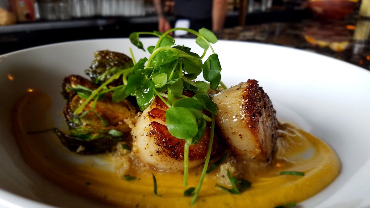 🍁LUNCH SPECIAL🍁Pan seared scallops with lemon herb quinoa crispy brussel sprouts and a butternut squash puree. #lapellah #lunchtime