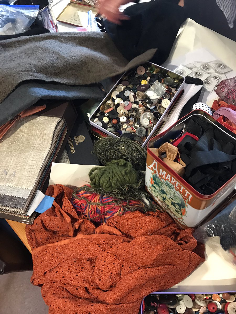 RdeBuitlear's tweet photo. Today was day1 #beadypocket project @NMIreland w #Traveller & settled women. We learnt how wearing a small touch of red could protect or cancel negative effects of an ‘overlooked child’ Do you have any similar stories from your culture? #textilehistory #cuturalidentity #mincéir https://t.co/lkvjjI91Hb