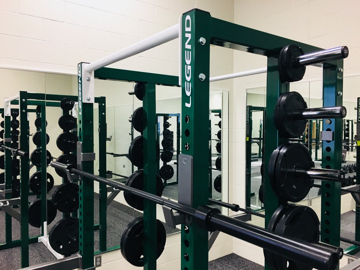 HolyFamilyFire's tweet image. A huge thank you to our HF Fire Booster Club, our donors, and all who assisted with making our new strength training space a reality!  Racks &amp;amp; weights showed up today!  S/O to @RJ_Power_ for your help!  #projectstrength #gofire #rollfire