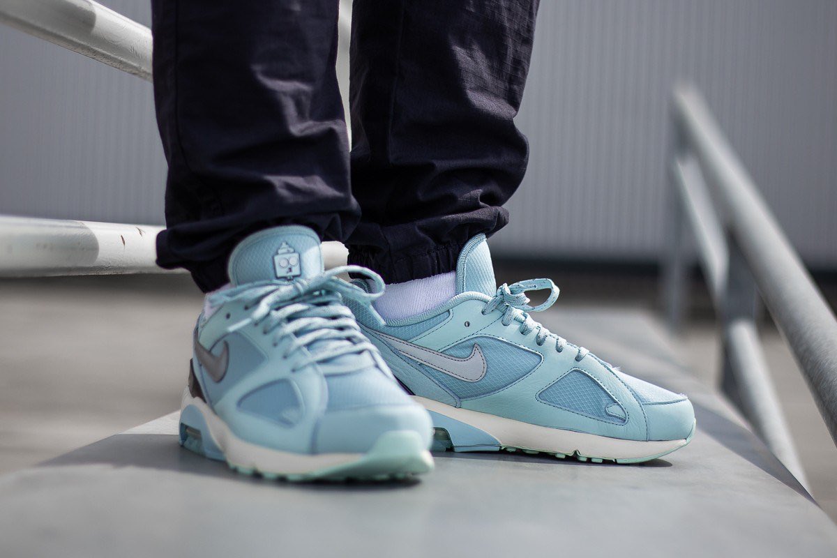 Sneaker Deals GB en Twitter: "You can now buy the super cold Nike Air Max  180 'Ice' for ONLY £72.24! Code “15BAAS34” here =&gt;  https://t.co/S1GIvgZn9I UK2.5-11 (RRP£110) https://t.co/tQ7SWbfgdI" /  Twitter