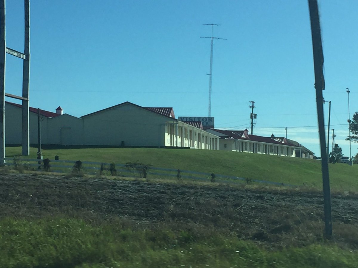 On election assignment tonight in Nashville area tonight <a href="/scott_fowler/">Scott Fowler</a>; in drive east from Memphis, went past motel where #Carruth was found. Your podcast brought what happened in such clear, dramatic detail. It's pretty surreal to think what went down here in late 1999.