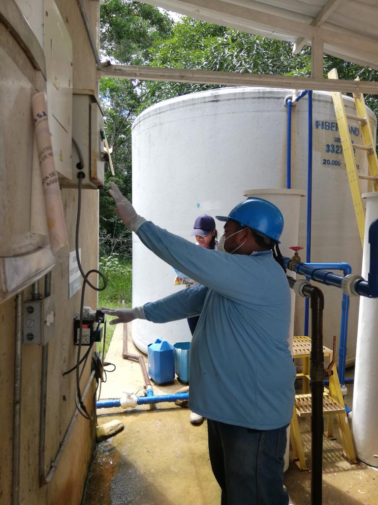 AMBI3_SENACFMA's tweet photo. En Astilleros evaluando desempeño y producto a los operadores de la Empresa Inversiones HCRAAD S. A. S. En la Norma de competencia laboral: Potabilizar Agua de acuerdo a normas técnicas. @SBDIR_SENACFMA @SenaCfma @Eccl_CFMA https://t.co/VoL1naQ8Ln