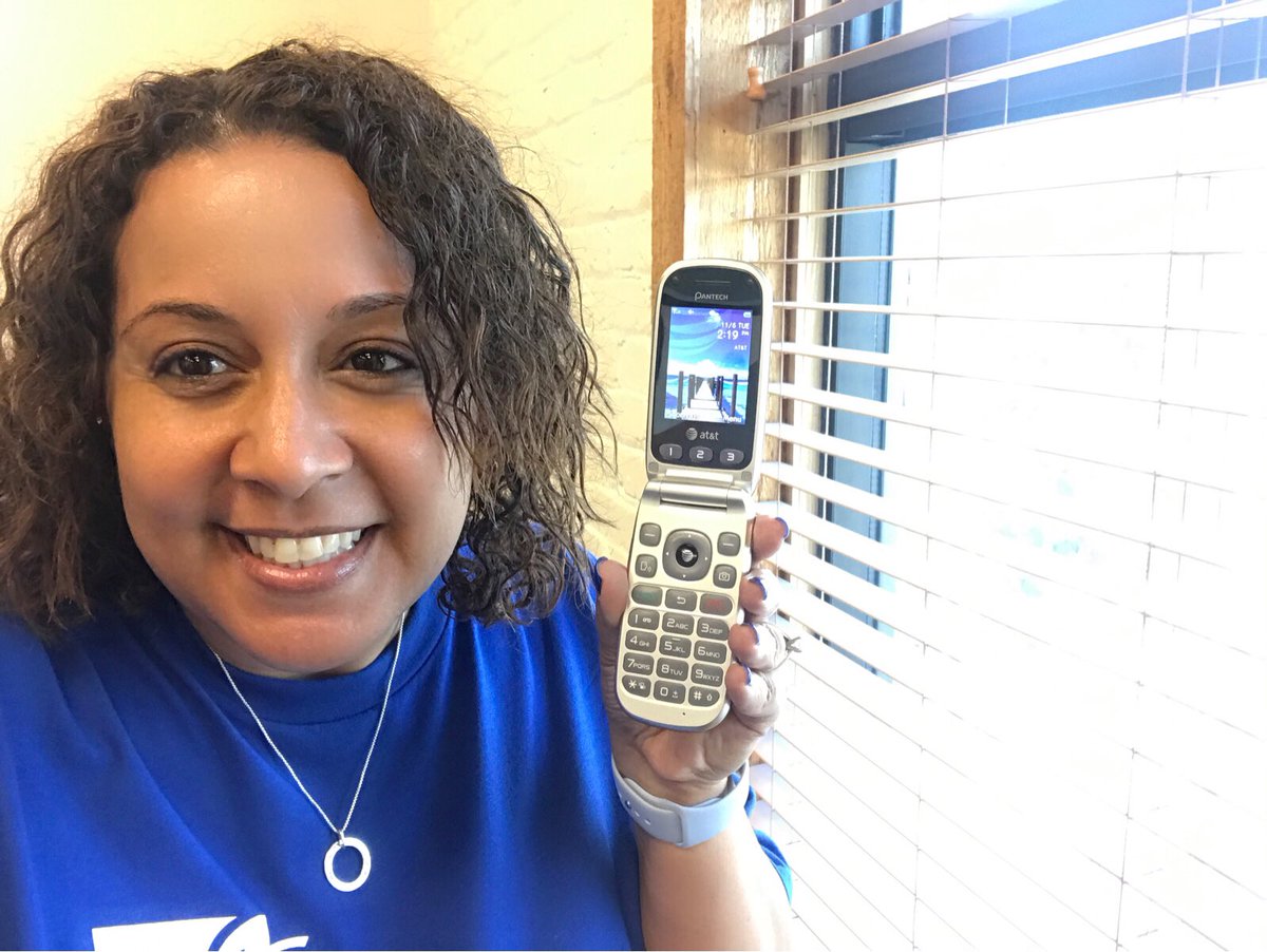 ClearyBobb's tweet photo. Just got back to the union hall and now I’m with the @WCFLAFLCIO making final get to the polls calls...with a flip phone. #Labor2018 #1u https://t.co/c1M51n8x16