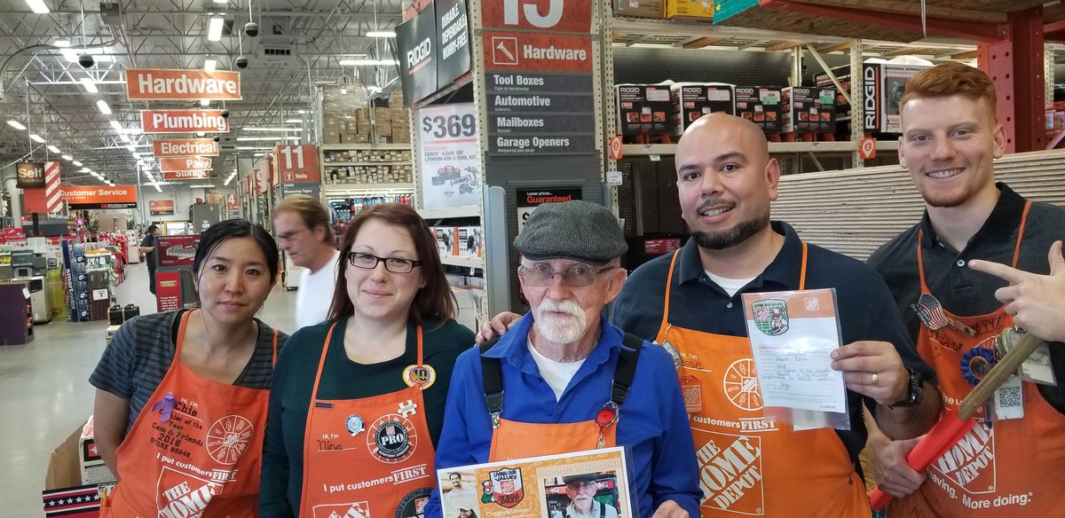 Congrats to Robert at #teamtramonto for showing a significant improvement in cashier metrics and earning cashier of the month! #D130driven