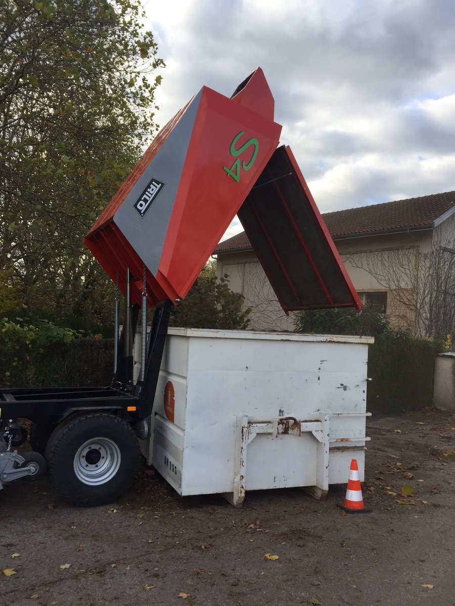 Trilo_equipment's tweet photo. #hightipper #vacuumsweeper #container #leaf #bladslag https://t.co/0PkHGpQM98