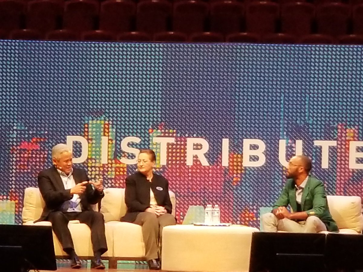 QubeChain's tweet photo. QubeChain's Linda Carr &amp; Jody Terakawa on expert panel at Distributed Health 2018 in Nashville  TN. https://t.co/oK5THFey6j