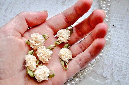 ﺳَﺄﺭﺗﺪﻱ ﺑﻴﺎﺽ ﻧﻴتي .. ~ ﻭﺃﻋﻴﺶ🌼🌼