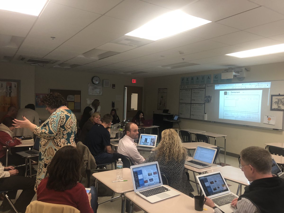 ChristinaGavin_'s tweet photo. Didn't know how easy it can be to make videos through Adobe Spark! What a great tool for teachers and students. So simple to add graphics, video, music and narration. Much easier than other tools I've used. Thanks @TeachingForward @tbjansen! #LexLearns2018 @AdobeSpark https://t.co/LytdSh8jY7