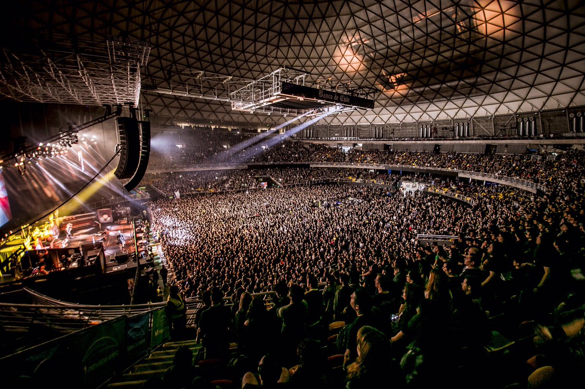 StgoGetsLouder's tweet photo. Aplausos para el público de #SGL2018 , el público mas bestia de todos🐺🎸
.
Comenta 🤟 si fuiste parte de este gran festival. https://t.co/mxgqwzj8m3