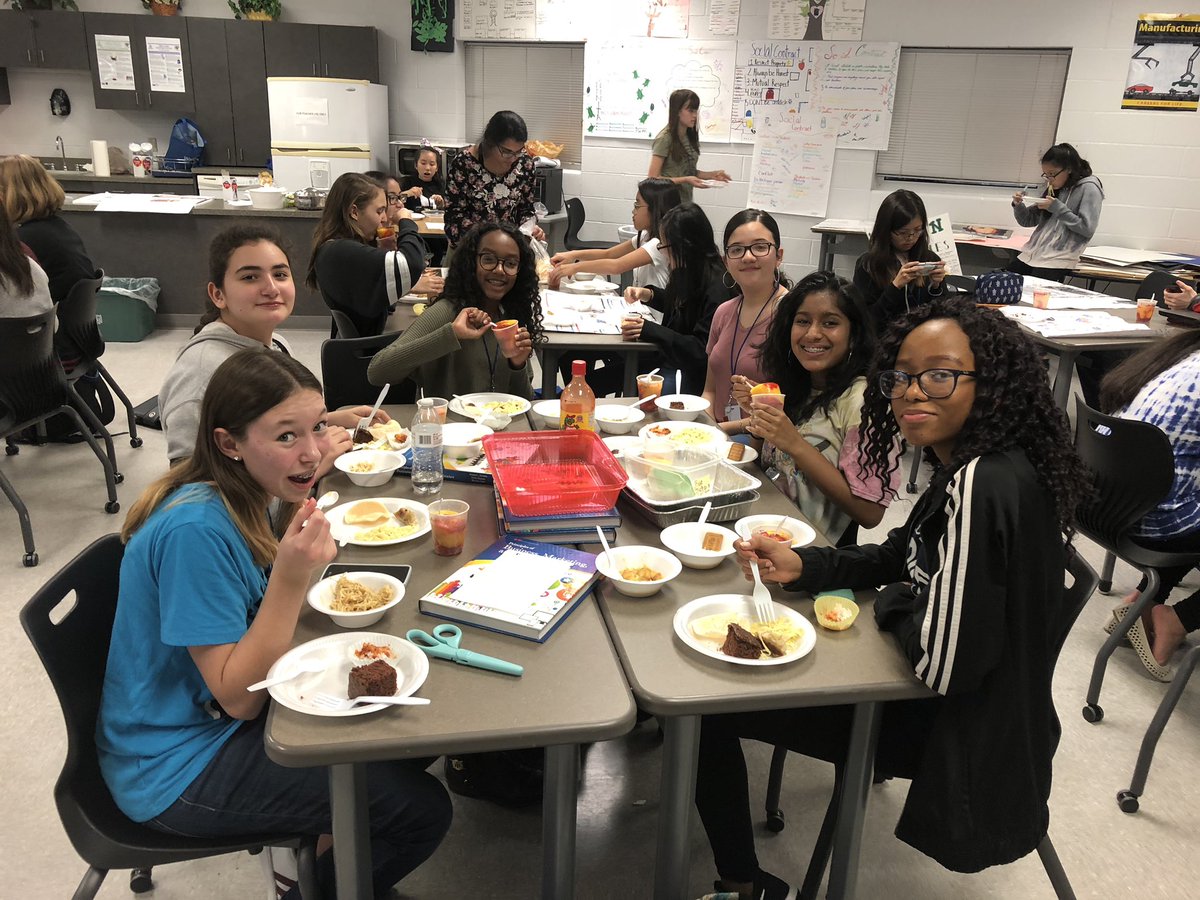 VMendesHMS's tweet photo. Thanks to all my #PHS @HeritageBroncos for celebrating #familyculture and bringing delicious foods from all around the world!! #japan #korea #germany #sudan #mexico #india https://t.co/yj8GFAxJDV