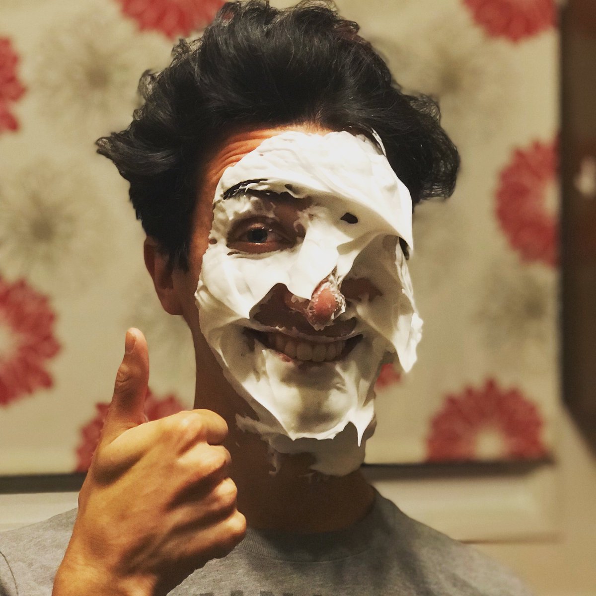 4Clowns's tweet photo. If you donate $75 to our Indiegogo campaign, someone in our cast/crew will get a pie in the face! #xmasinillyria     https://t.co/5Edtud7OhK https://t.co/yM9Rkaqwcl