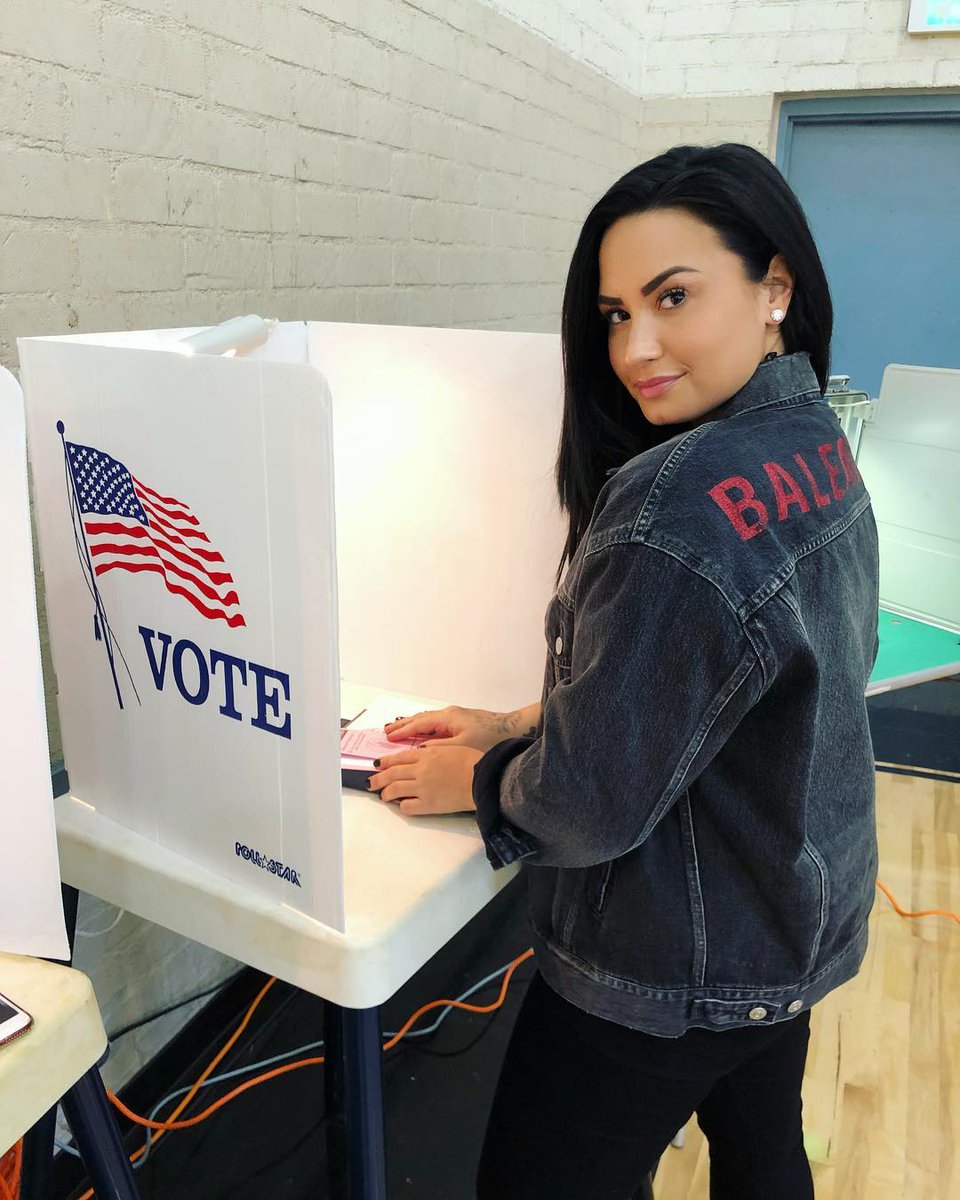 iHeartRadio's tweet photo. Demi Lovato just made her grand return to Instagram with one message: #VOTE 🗳🇺🇸 https://t.co/pHzQx6yzvb