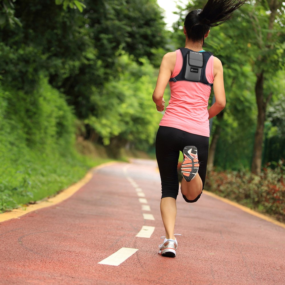 GearBeast's tweet image. Our #RunningBackpack carries your phone, keys, ID cards &amp;amp; more while #onthego. Lightweight, bounce-free &amp;amp; water resistance, it keeps your items secure &amp;amp; out of the way, so there's nothing between you &amp;amp; your adventure. Use Code: RUNNINGFREE for 25% off at GearBeast.com