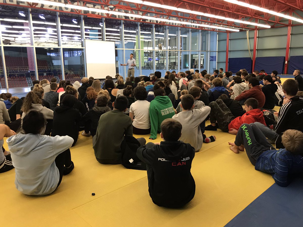 JudoCanada's tweet photo. Mental training is also important 💪🏼 La préparation est aussi importante @INSQuebec Merci-Thank you Michael Popiel #judo #judocanada #camp #fall2018 #automne2018 #preparation #information https://t.co/8IfhfZ9xZO