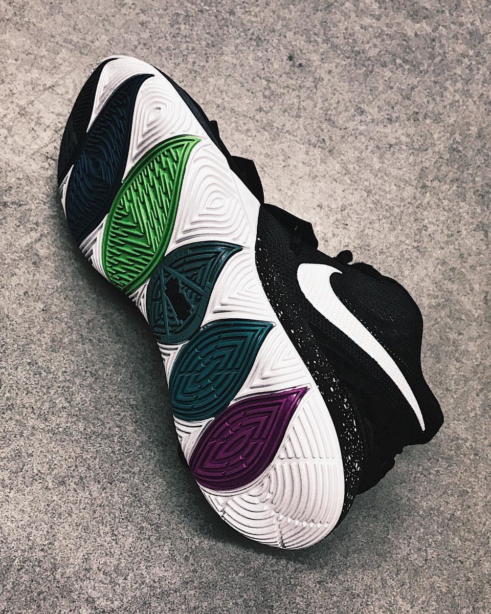 Nike Kyrie 5 '' Black Magic ' Grosbasket