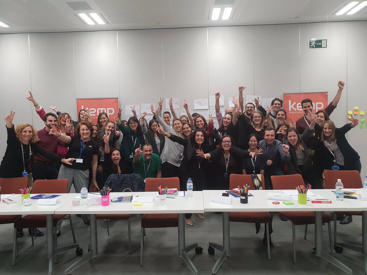 Kemp_es's tweet photo. Divertido Taller de Mind Mapping en #AXAlearningweek impartido por Belén Macías. Muchas gracias y enhorabuena AXA! https://t.co/LYk2UpW7B8