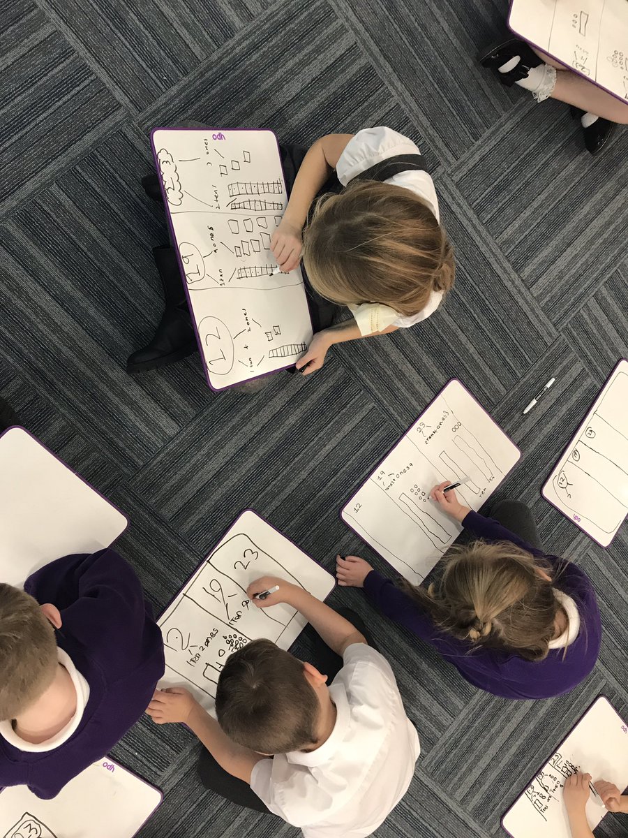 southdaleps's tweet photo. P2/3 were practising splitting their ‘hundreds’, ‘tens’ and ‘ones’ today in class! #SDmaths #SD2018 https://t.co/UStmYPBAGn