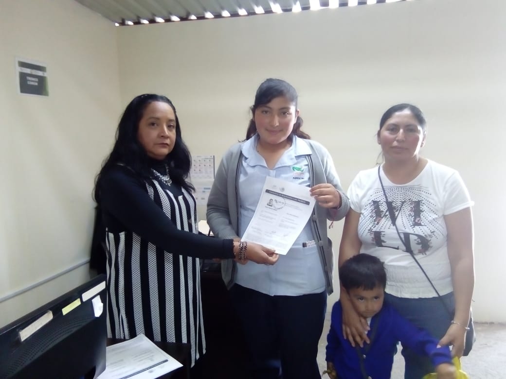 ZempoalaCecyteh's tweet photo. Se realiza la entrega de la Credencial de Beneficiario a los alumnos con la beca #PROBEMS Ciclo escolar 2018-2018 @CECyTEHidalgo @sarteaga4 https://t.co/FeQ509zkil