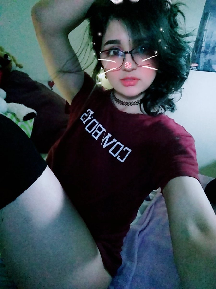 ModelsSarah's tweet photo. 🎉Online now on #BC  ✨

💜look at me live right now Link👇
https://t.co/4eiMw21mIS  

💜register with my link and help me win👇
https://t.co/4eiMw21mIS

#camgirl  #love #sarah #sex #porn #online 

#SexyPictures https://t.co/TlnVoOTx3j