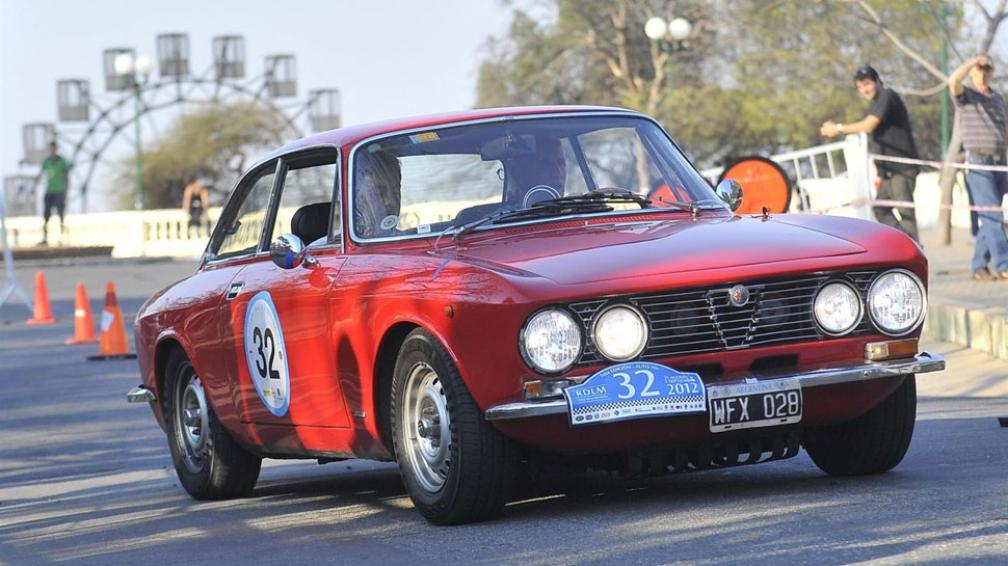 Hoy a todo motor Distintos Parecidos te trae "Fierreros" 🚘🚗🛠️
Prendete desde a las 19 hrs 🕖 a la pantalla 📺 de #SeñalU

📺 Canal 30 TDA Canal 22 de Supercanal Digital 
💻 unidiversidad.com.ar