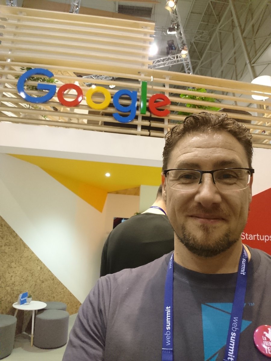 paperwrk_app's tweet photo. Hanging around with Google and enjoying the free juice bar! #PowerUp2018 #WebSummit #startups #startuplife #livingthedream #gigeconomy #entrepreneurs https://t.co/Yjtmd2gZva