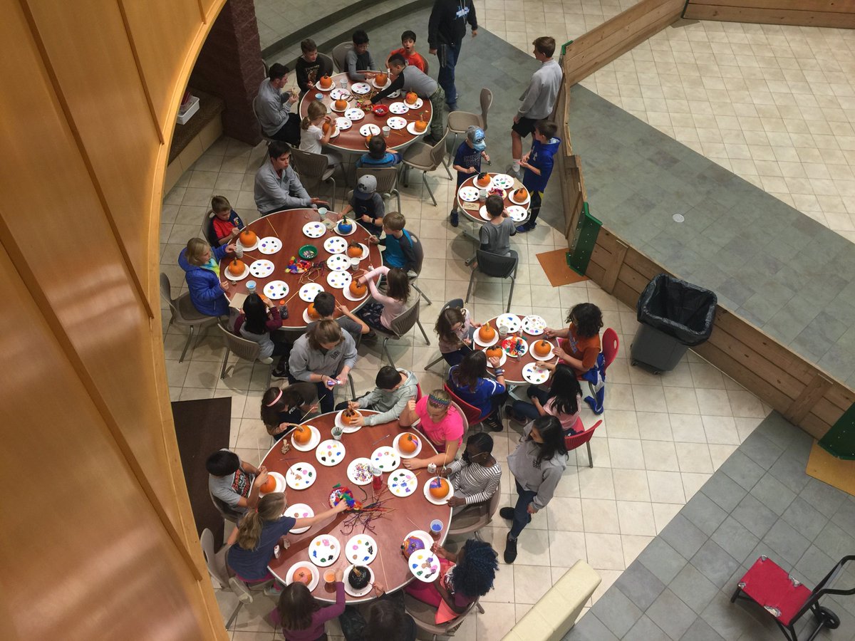 backpackinfo's tweet image. TBP TeacherWorkDays 11/5 &amp;amp; 11/6.  One fun event students enjoyed was being creative with Pumpkin Decorating.  Another great time was the start of Nov.'s Turkey Bowl Clubs.