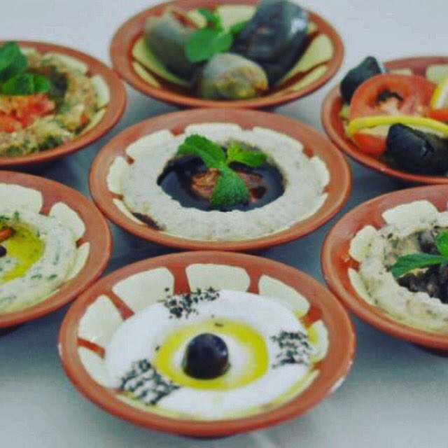 Lebaneat's tweet photo. We have the best vegetarian selection#vegetarian#olives# https://t.co/yzbAZGBYyw